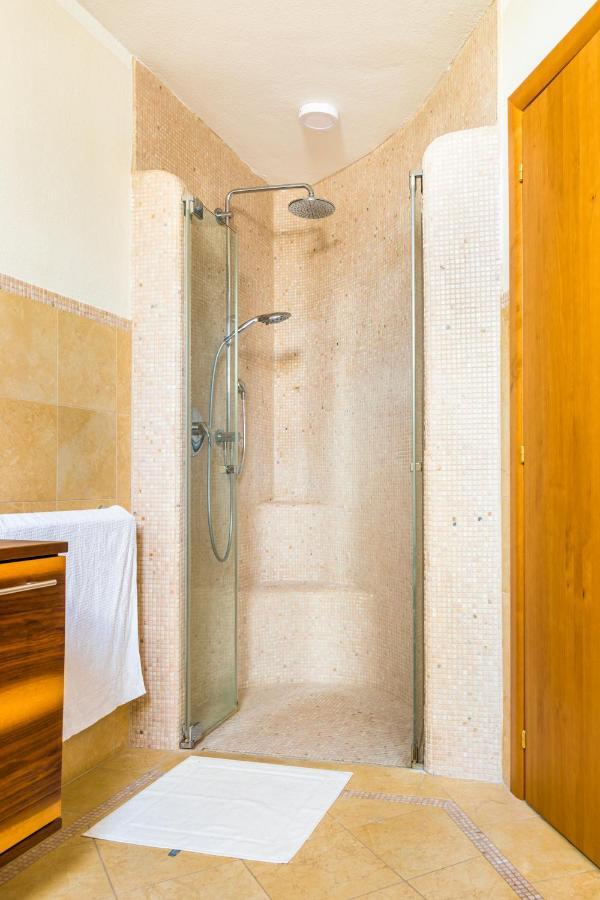 Bauernbraugut Apartment ฮัลล์ไอน์ ภายนอก รูปภาพ